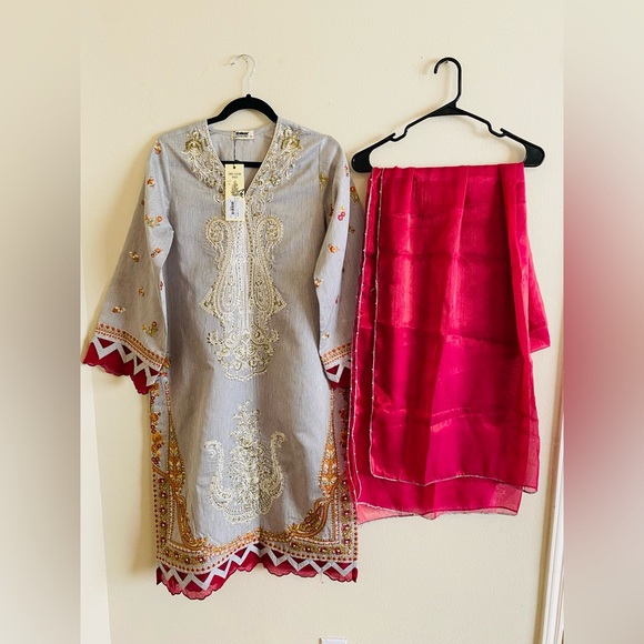 Dresses & Skirts - Elegant Gray and Pink Long Sleeve Dress